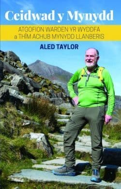 Ceidwad y Mynydd - Atgofion Warden yr Wyddfa